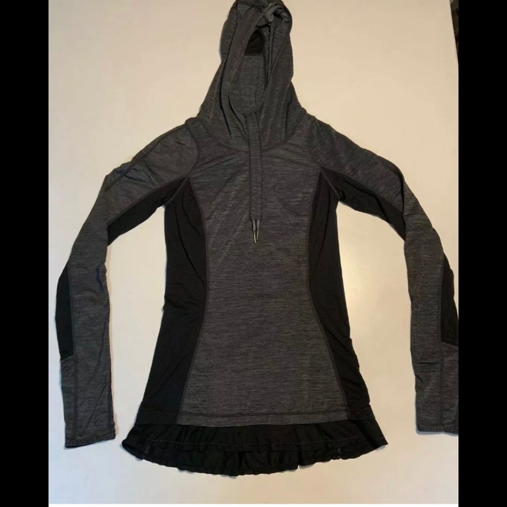Lululemon ruffle top size 4